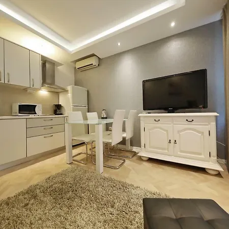 Urban Apartment *